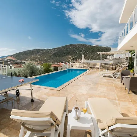 Sleeps 8 With Pool And Air Con * Калкан