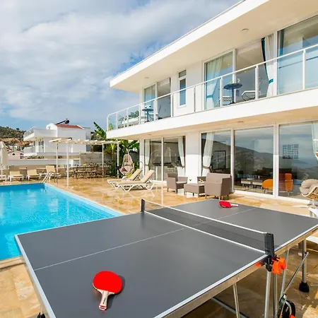 Sleeps 8 With Pool And Air Con * Калкан