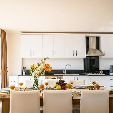 Sleeps 8 With Pool And Air Con Вилла *
