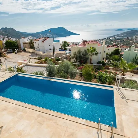 Sleeps 8 With Pool And Air Con Willa